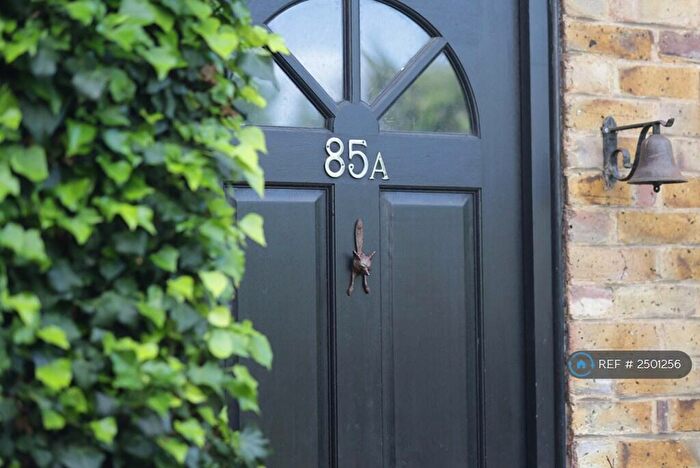 Studio To Rent In Eastern Road, Romford, RM1