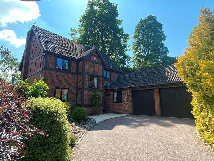 4 Bedroom Detached House For Sale In Woodleighton Grove, Uttoxeter, ST14