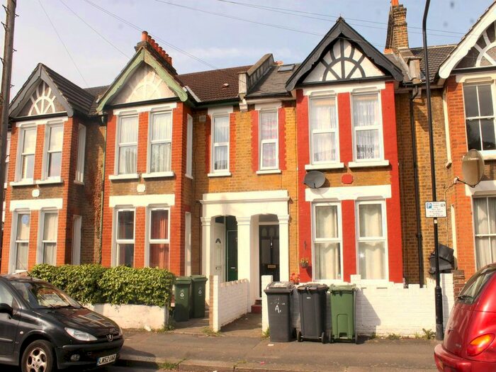 2 Bedroom Flat To Rent In Bisterne Avenue, London, E17