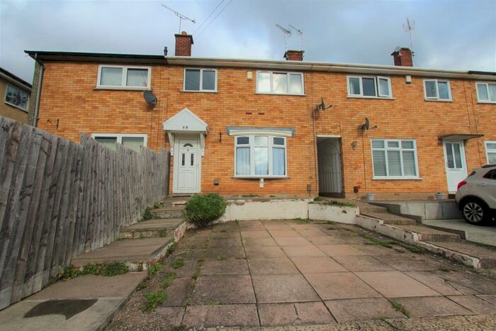 3 Bedroom Town House To Rent In Stornaway Road, Leicester, LE5