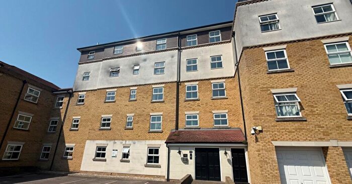 2 Bedroom Flat For Sale In Flat Audley Court, Forge Way, Southend On Sea, Essex, SS1