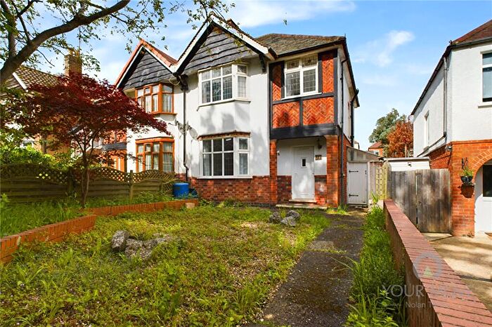 3 Bedroom Semi-Detached House To Rent In London Road, Northampton, Northamptonshire, NN4