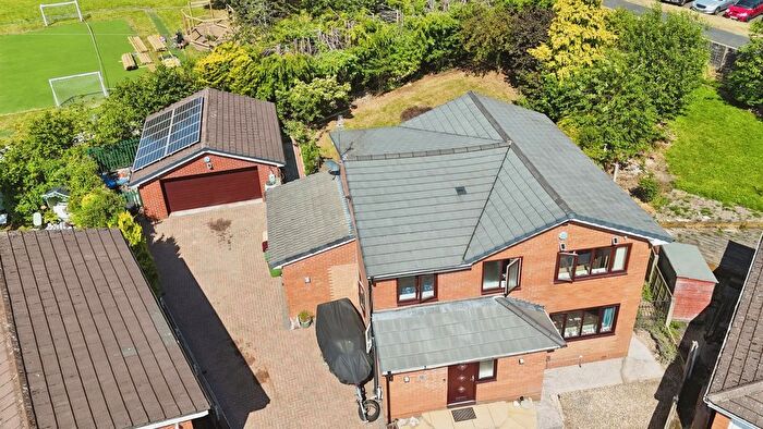4 Bedroom Detached House For Sale In Kilbride Avenue, Breightmet, BL2