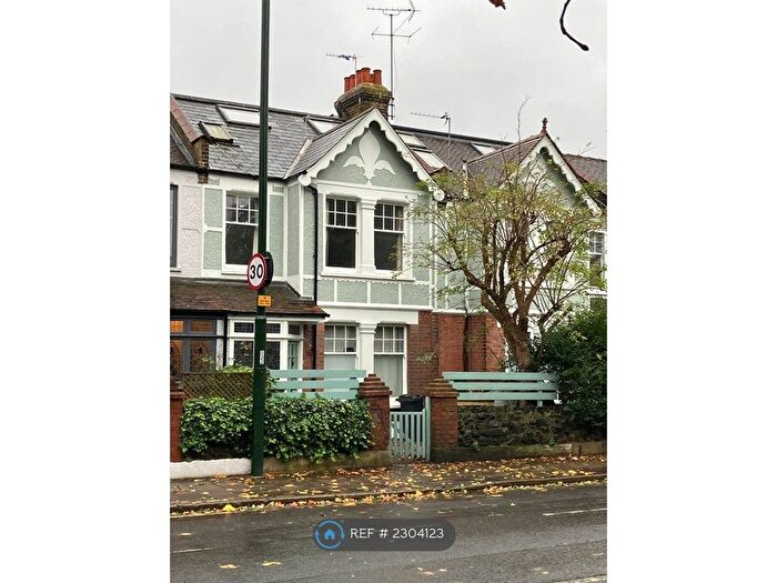 3 Bedroom Maisonette To Rent In Lower Richmond Road, London, SW14