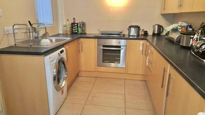 3 Bedroom House To Rent In Broadway, Mapplewell, Barnsley, S75