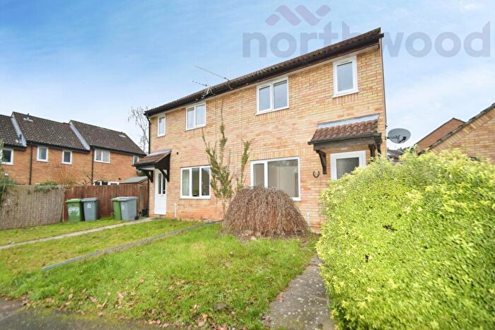 3 Bedroom Semi-Detached House To Rent In Suters Drive, Taverham, NR8