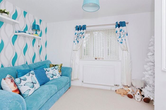 2 Bedroom End Of Terrace House For Sale In Glebelands Road, Leicester, LE4