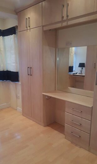 4 Bedroom Barn Conversion To Rent In Mortlake Road, Ilford, Essex, IG1