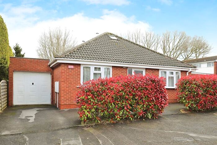 3 Bedroom Detached Bungalow For Sale In Hadrian Close, Leamington Spa, CV32