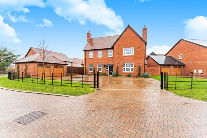 5 Bedroom Detached House For Sale In Flowercrofts, Henley On Thames, RG9