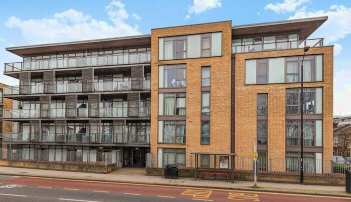 2 Bedroom Flat To Rent In Woolwich Road, London, SE10