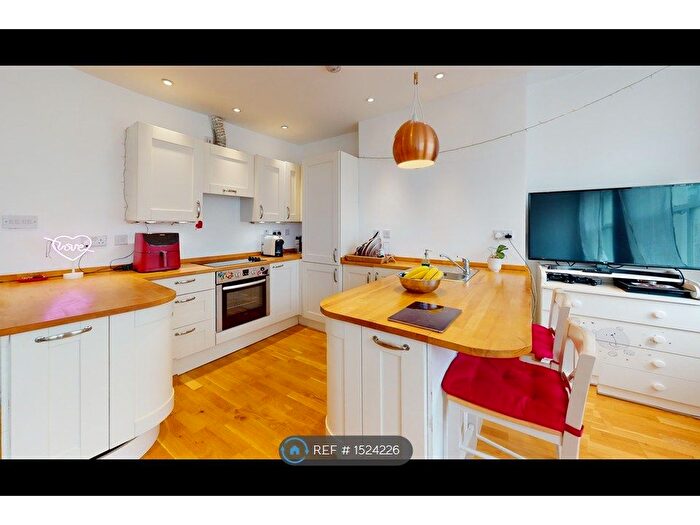 1 Bedroom Flat To Rent In Fulham Road, London, SW10