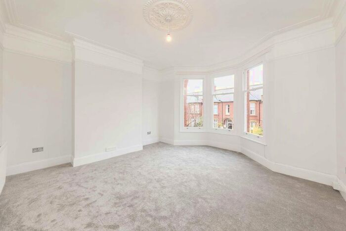 1 Bedroom Maisonette To Rent In Radbourne Road, London, SW12