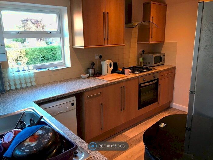 4 Bedroom Semi-Detached House To Rent In Mayors Croft, Coventry, CV4