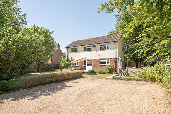 3 Bedroom Detached House For Sale In Bournefields, Twyford, SO21