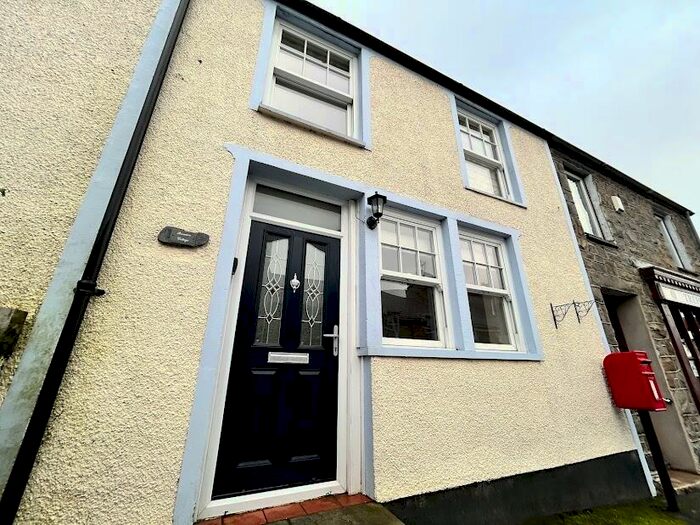 3 Bedroom House To Rent In Eifl Road, Trefor, LL54