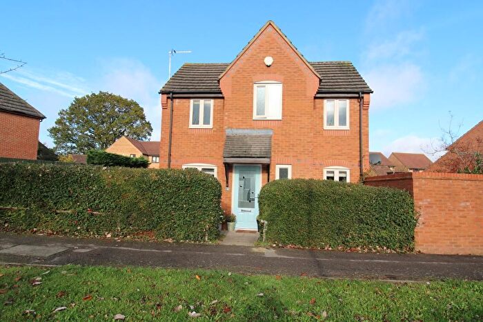 3 Bedroom Detached House For Sale In Abbeydore Grove, Monkston, Milton Keynes, Buckinghamshire, MK10