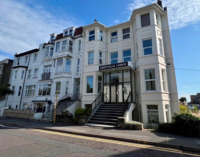 1 Bedroom Flat To Rent In Grenville Lodge, - West Hill Road, Bournemouth, Dorset, BH2
