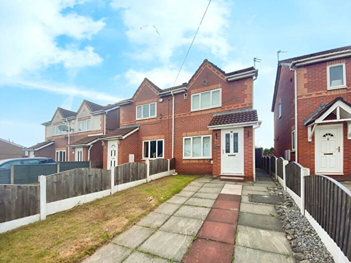 2 Bedroom Semi-Detached House To Rent In Bramble Avenue, Salford, Manchester, M5