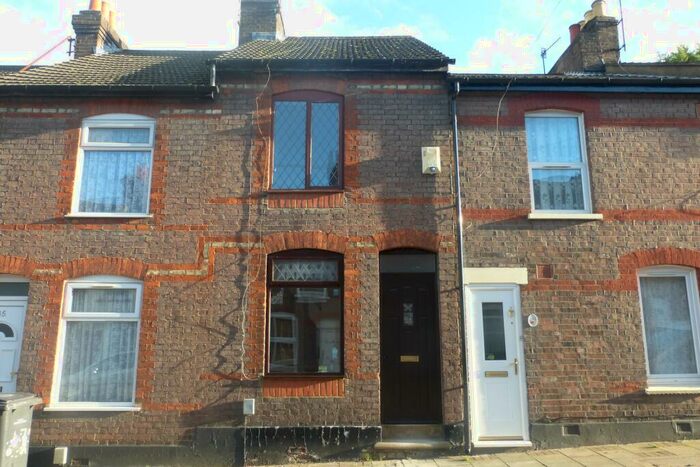 2 Bedroom House To Rent In Ashton Road, Luton, LU1