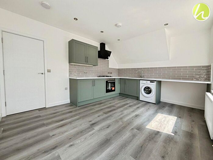 1 Bedroom Flat To Rent In Hathaway Road, Grays, RM17