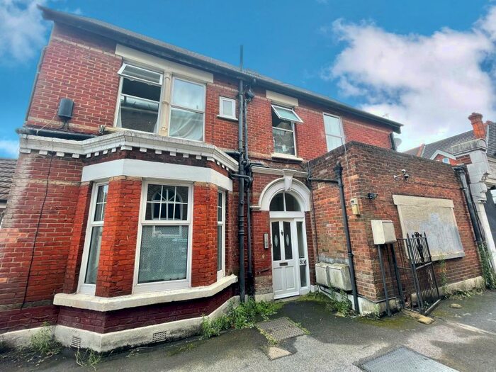 Apartment To Rent In Christchurch Road, BH7