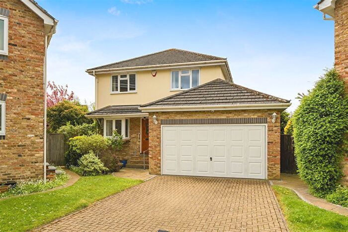 4 Bedroom Detached House For Sale In Irwin Close, Ickenham, UB10