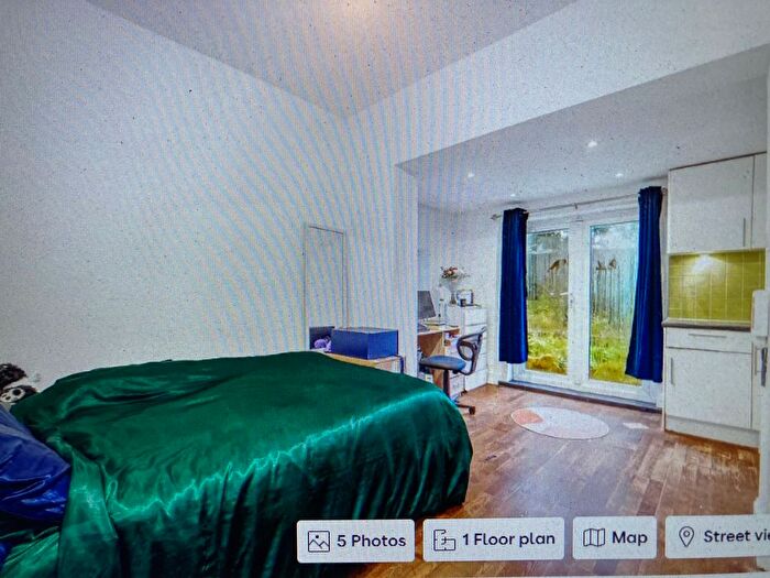 Studio To Rent In Very Near Matheson Road Area, West Kensington, W14