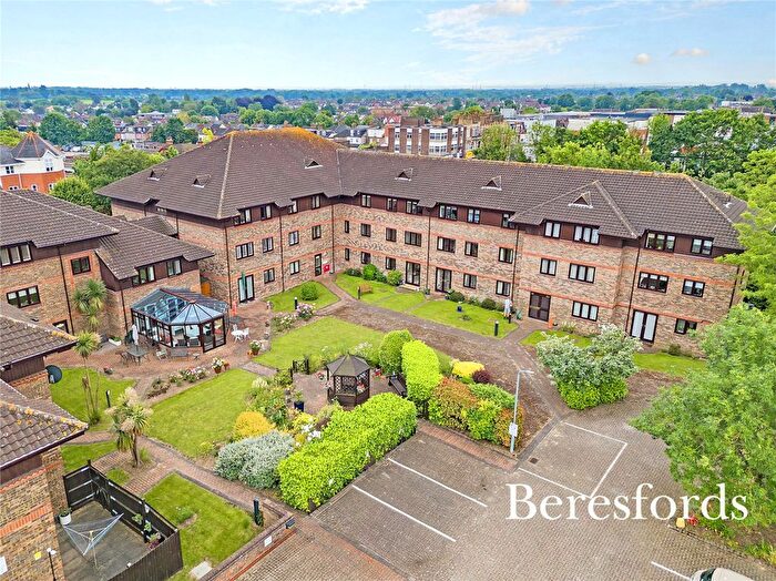 2 Bedroom Flat For Sale In Huskards, Waldegrave Gardens, RM14