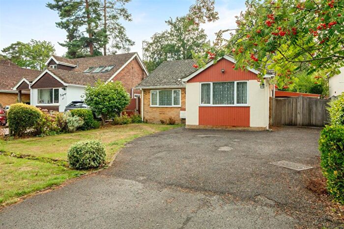 3 Bedroom Detached Bungalow For Sale In Wiltshire Avenue, Crowthorne, Berkshire, RG45