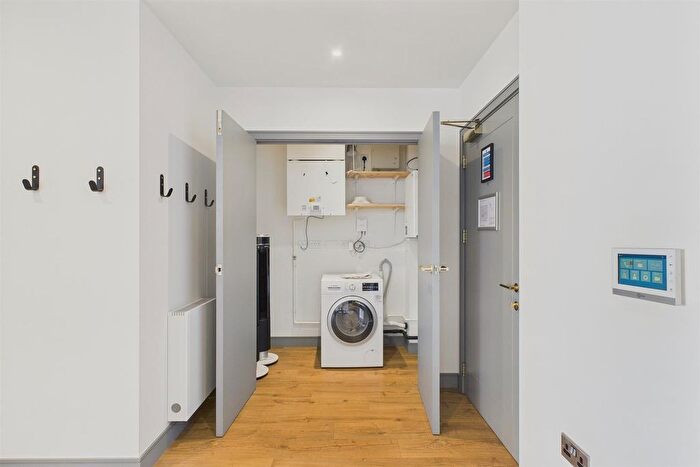 2 Bedroom Flat To Rent In Ashley Road, London, N17