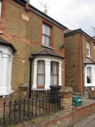 4 Bedroom Terraced House To Rent In Hardman Road, KT2
