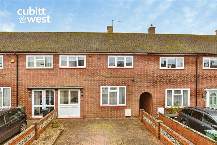 3 Bedroom Terraced House For Sale In Taynton Drive, Merstham, Redhill, Surrey, RH1