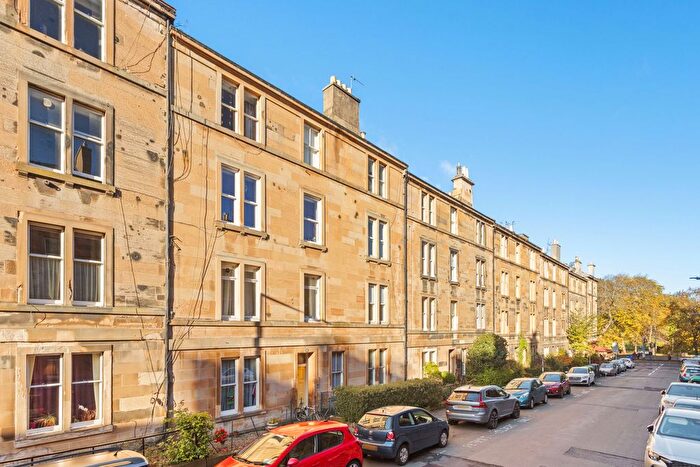 2 Bedroom Flat For Sale In / Livingstone Place, Marchmont, Edinburgh, EH9
