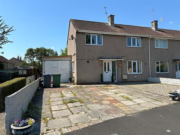 3 Bedroom Semi-Detached House For Sale In Allington Way, Chippenham, SN14
