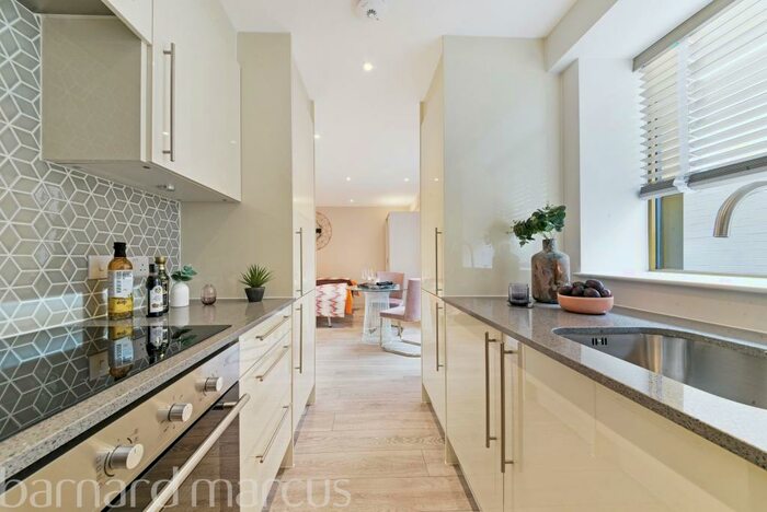 Apartment To Rent In London Road, Cheam, Sutton, SM3