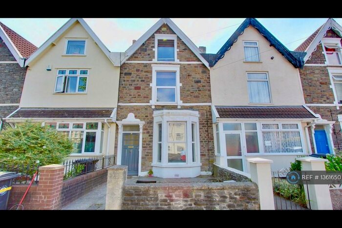 5 Bedroom Terraced House To Rent In Downend Road, Bristol, BS16