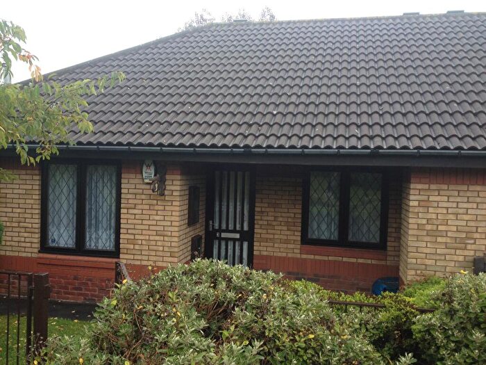 2 Bedroom Bungalow To Rent In Motehall Walk, Sheffield, S2