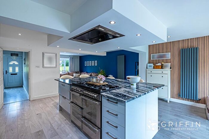 3 Bedroom Terraced House For Sale In Plover Gardens, Upminster, RM14