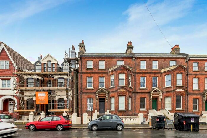 3 Bedroom Flat To Rent In Sackville Road, Hove, BN3