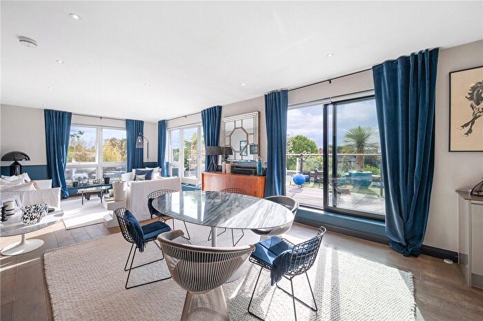4 Bedroom Flat For Sale In Riverton Apartments, Wandsworth Bridge Road, Fulham, SW6