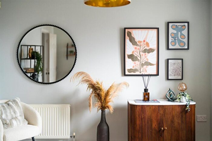 2 Bedroom Flat For Sale In Hampton Road, Bristol, BS6
