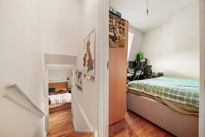 2 Bedroom Flat To Rent In Avenue Mews, Muswell Hill, N10