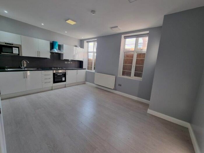 1 Bedroom Flat To Rent In Harpenden Road, London, SE27