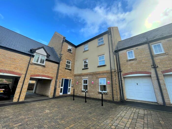 2 Bedroom Flat To Rent In Cassini Drive, Swindon, SN25