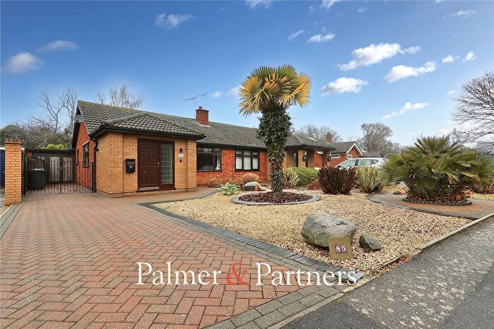 2 Bedroom Bungalow For Sale In Woodlands, Chelmondiston, Ipswich, Suffolk, IP9