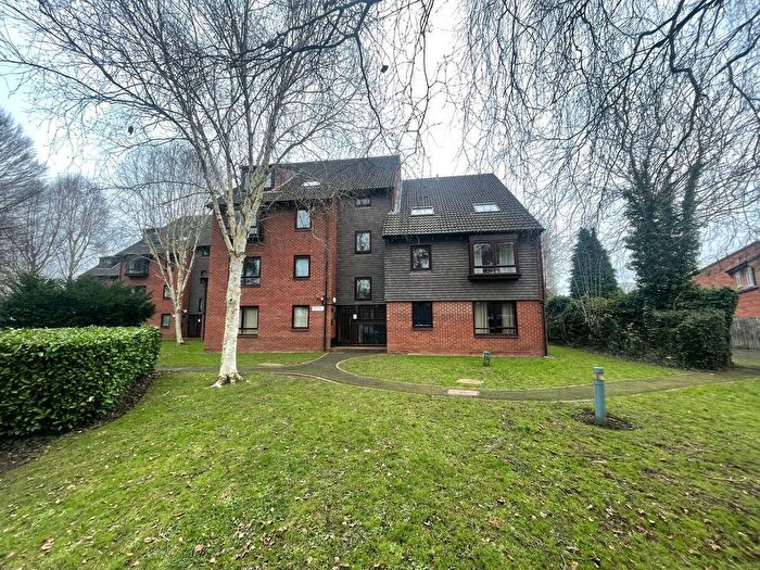 2 Bedroom Flat To Rent In Sanders Road, Bromsgrove, B61