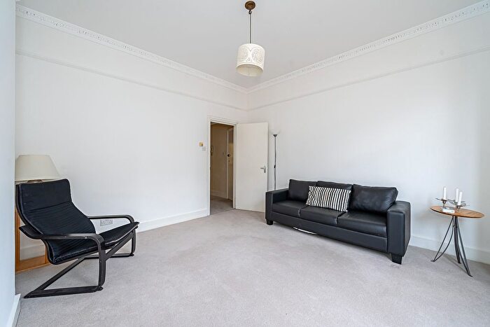 2 Bedroom Flat For Sale In Croxley Road, London, W9