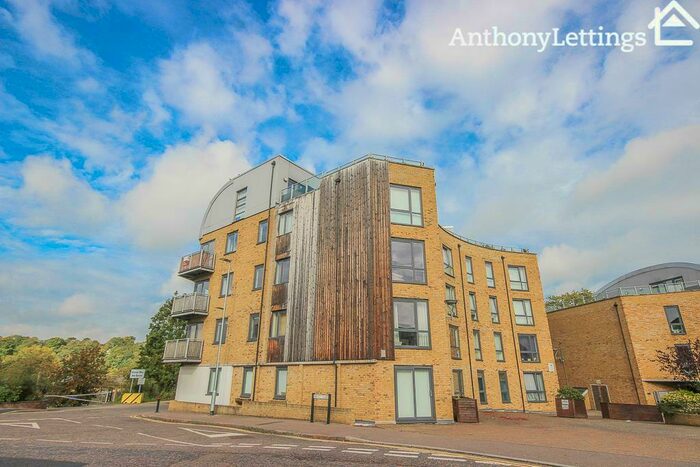 2 Bedroom Flat To Rent In Elder Court, Mead Lane, Hertford, SG13