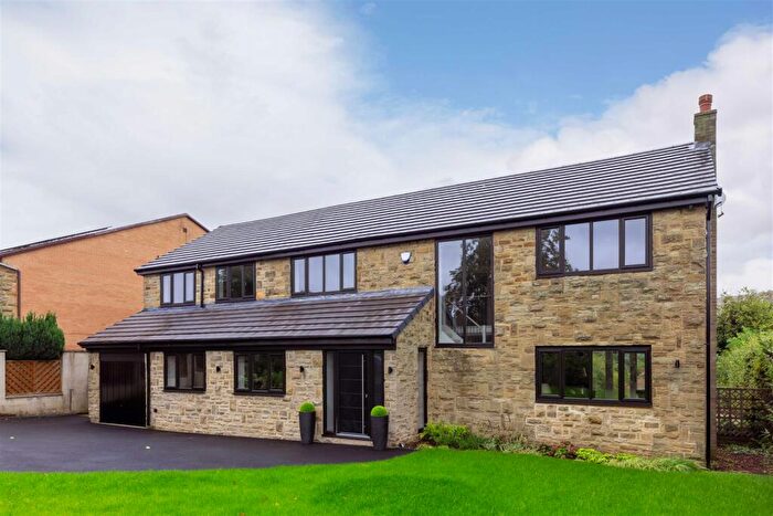 5 Bedroom Detached House To Rent In Wigton Lane, Alwoodley, Leeds, LS17